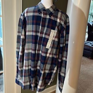 St. John’s Bay NEW men’s flannel shirt.  Size L